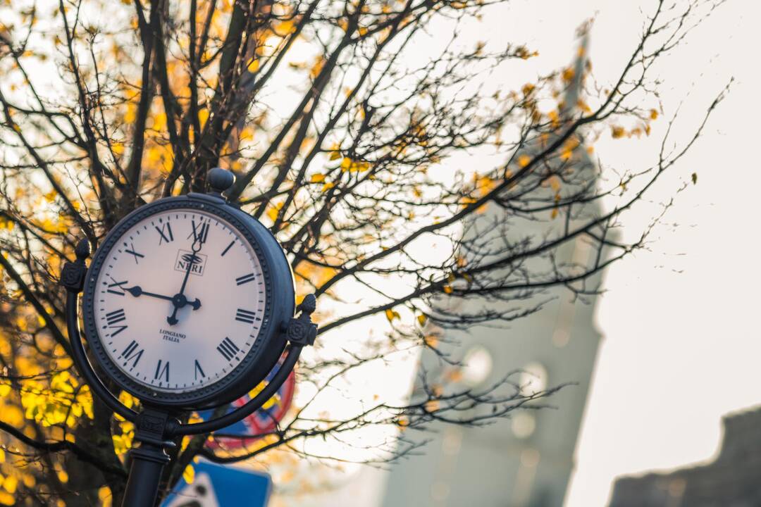 Sekmadienį Lietuvoje atšaukiamas vasaros laikas