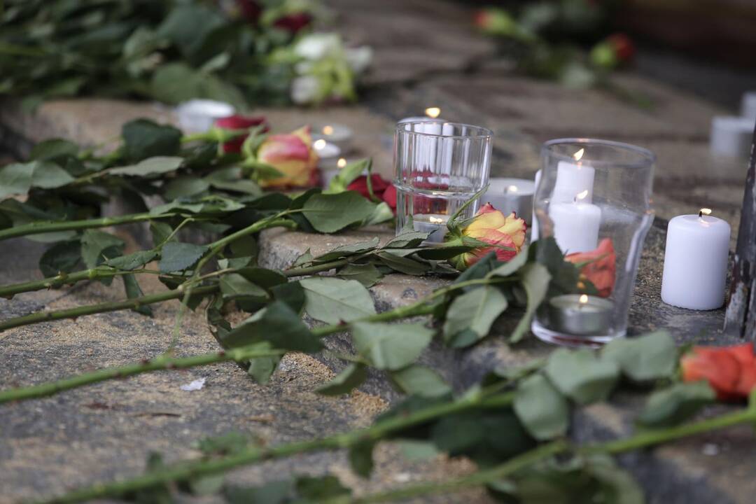 Prancūzija gedi išpuolių aukų