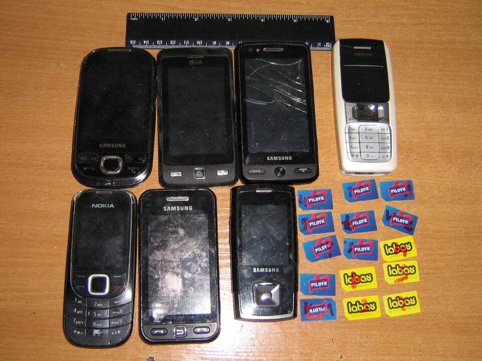 Per kratą pataisos namuose rasta telefonų, narkotikų ir alkoholio