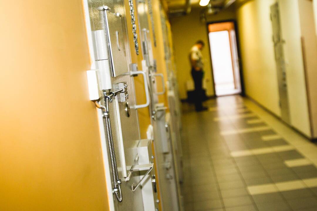 Kas pamelavo apie Kauno policijos areštinėje padėtą bombą? 