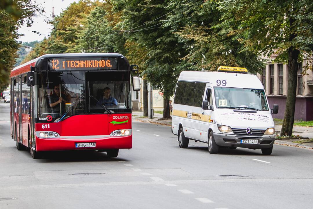 Keičiasi priemiestinių autobusiukų maršrutai