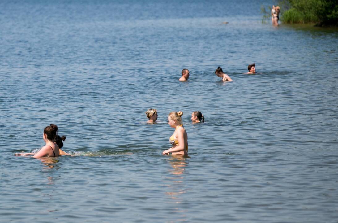 Pakaunės maudyklose pliuškentis galima