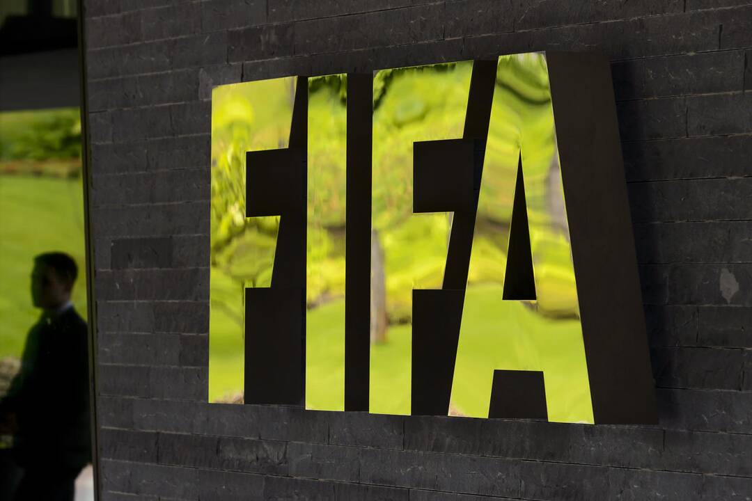 Šveicarijos policija paėmė FIFA būstinės kompiuterių duomenis