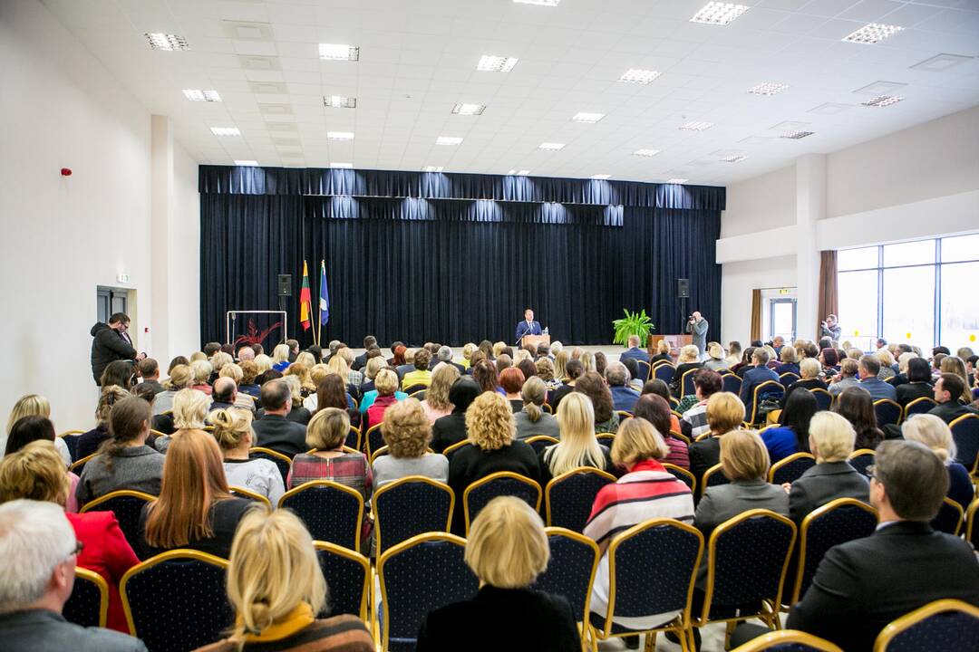 S.Skvernelis susitiko su nestreikuojančio Kauno rajono mokytojais