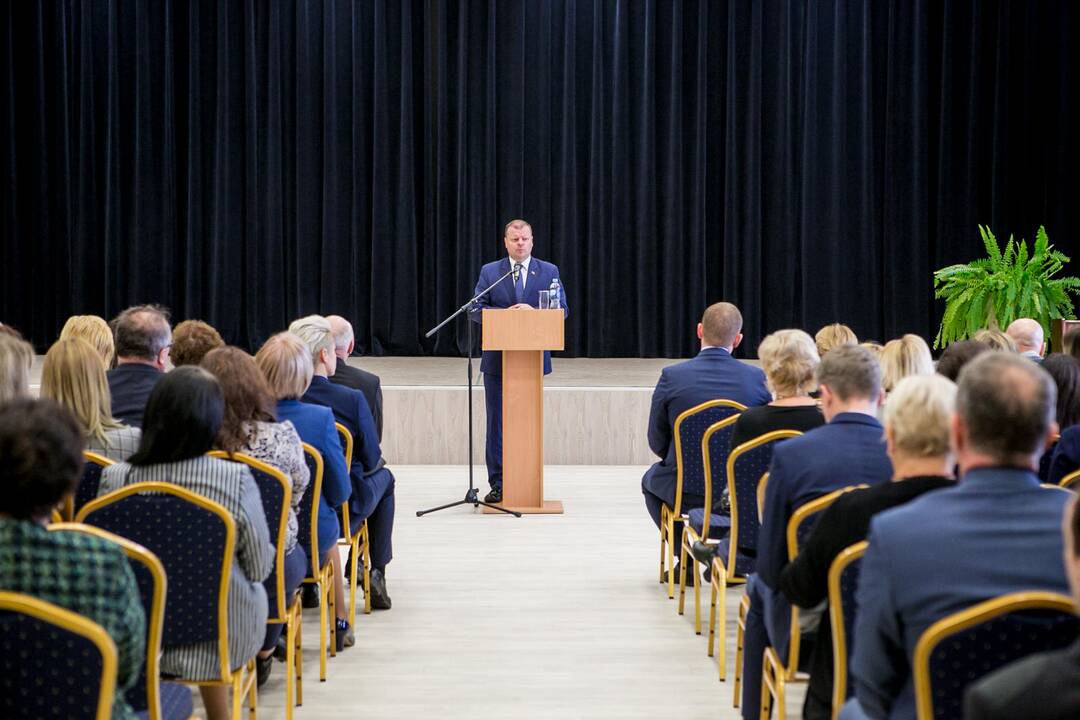 S.Skvernelis susitiko su nestreikuojančio Kauno rajono mokytojais
