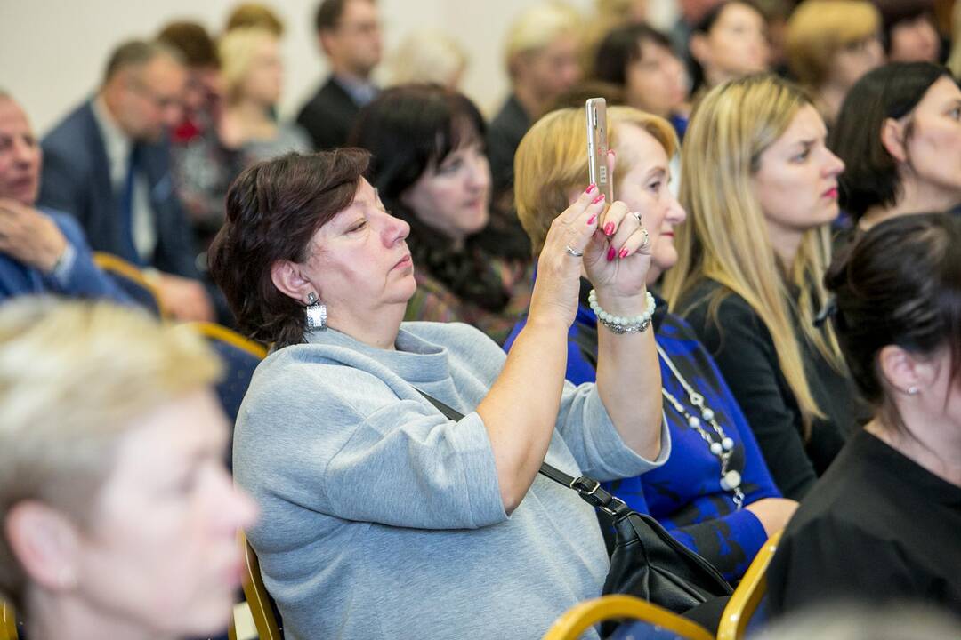 S.Skvernelis susitiko su nestreikuojančio Kauno rajono mokytojais