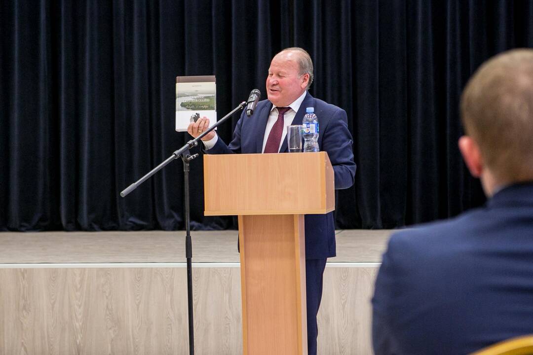 S.Skvernelis susitiko su nestreikuojančio Kauno rajono mokytojais