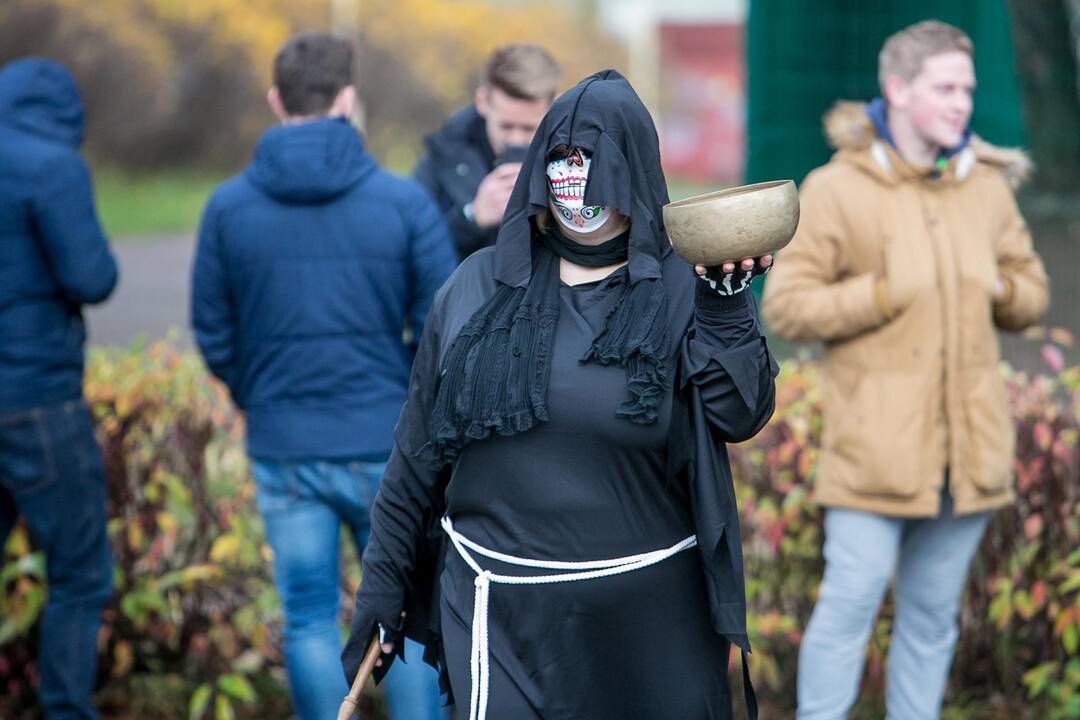 Šilainiuose rūkančius moksleivius gaudė trys giltinės