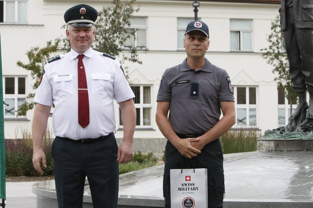 Apdovanoti Klaipėdos pareigūnai