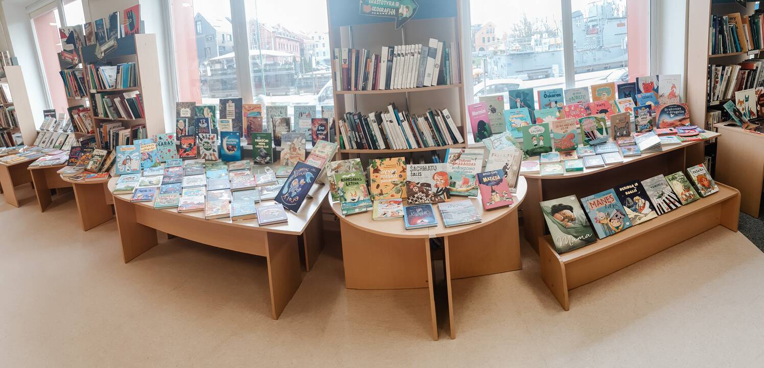 Bibliotekininkai parengė įspūdingą naujų knygų vaikams ir jaunimui ekspoziciją.