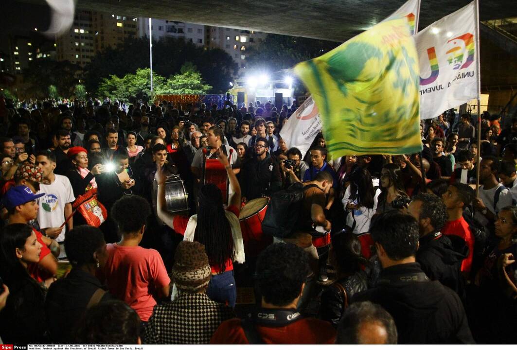 Prieš ministerijos likvidavimą protestuojantys brazilai užėmė kelis pastatus