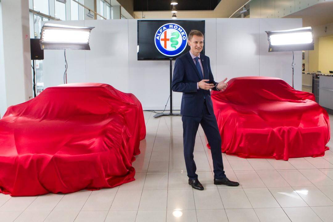 Pristatytas „Alfa Romeo“ kabrioletas „4C Spider“ 