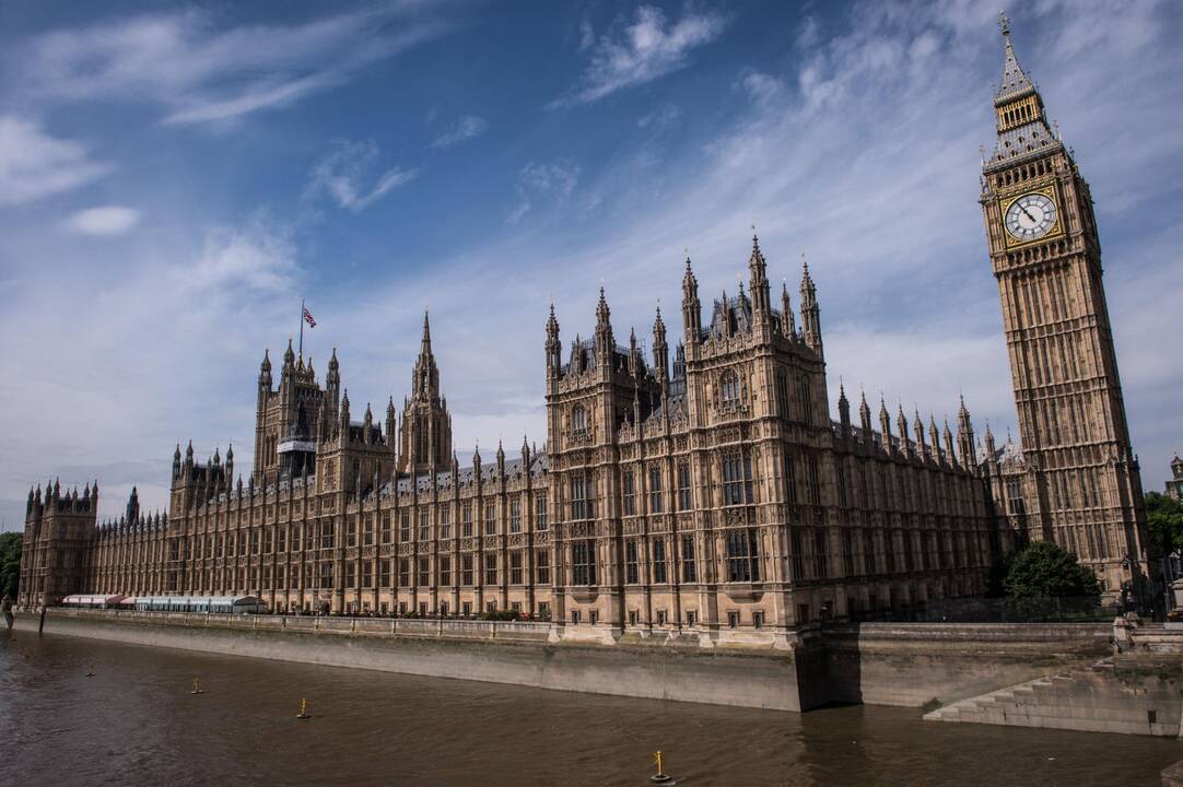 Po gaisro Paryžiaus katedroje nerimaujama dėl Britanijos parlamento avarinės būklės