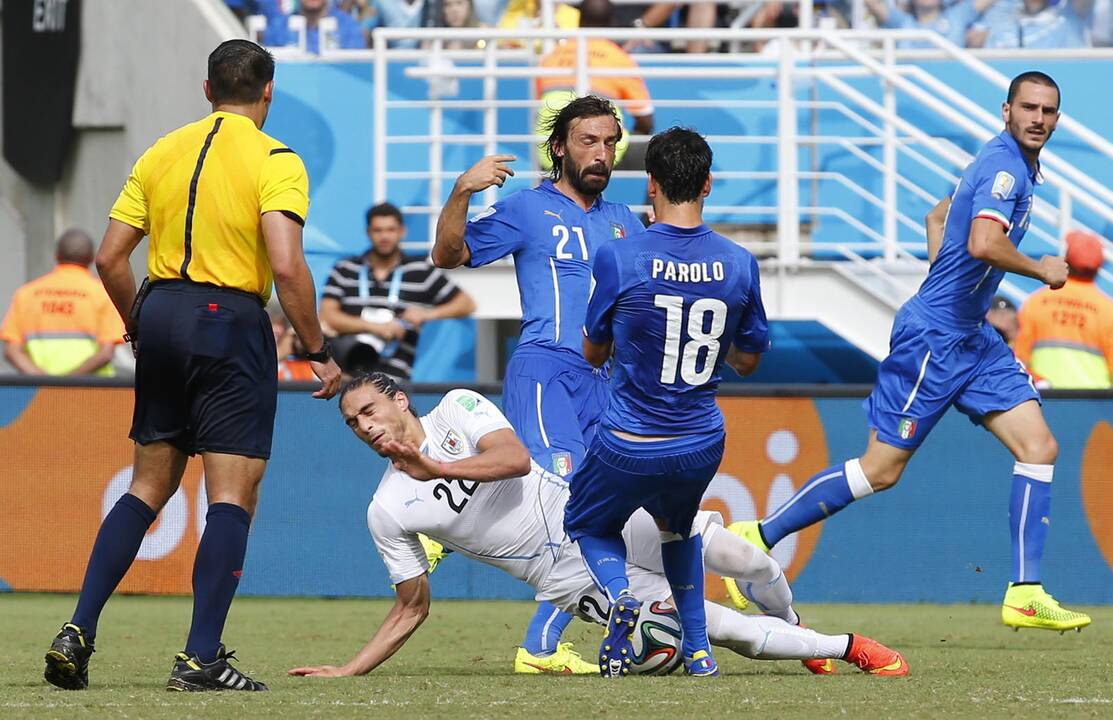 Pasaulio futbolo čempionatas: Italija - Urugvajus