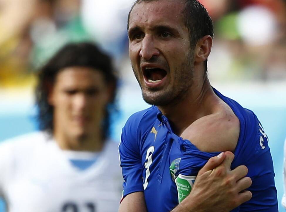 Giorgio Chiellini (kairėje) ir Luisas Suarezas