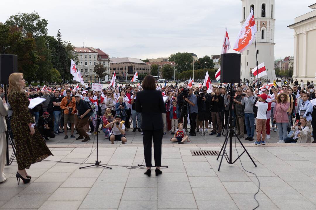 Baltarusių mitingas Katedros aikštėje