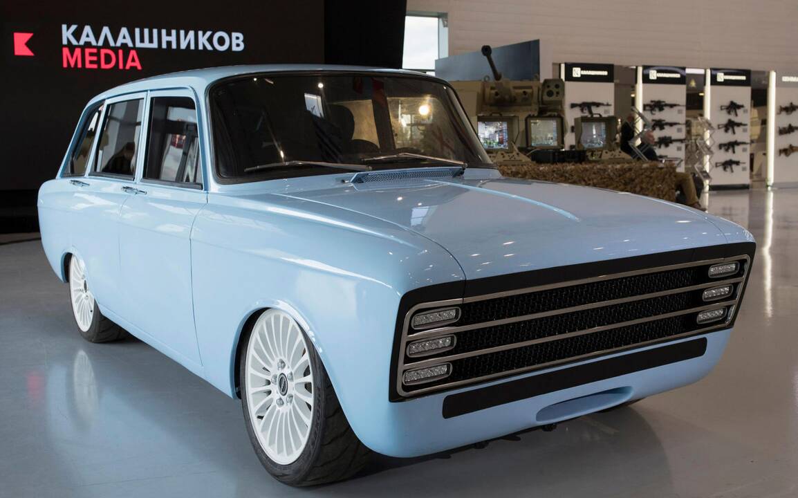 „Kalašnikov“ pristatė „elektrinį supermobilį“, kuriuo ketina varžytis su „Tesla“
