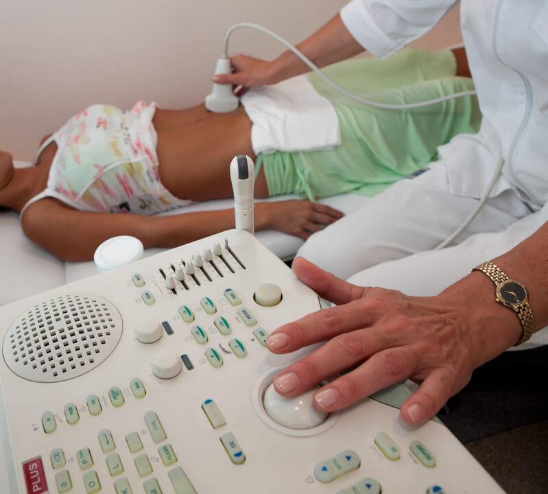 Kiaušidžių cistų simptomai dažnai painiojami su kitais sutrikimais