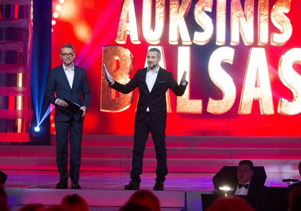 „Auksiniame balse“ rinkosi legendos   