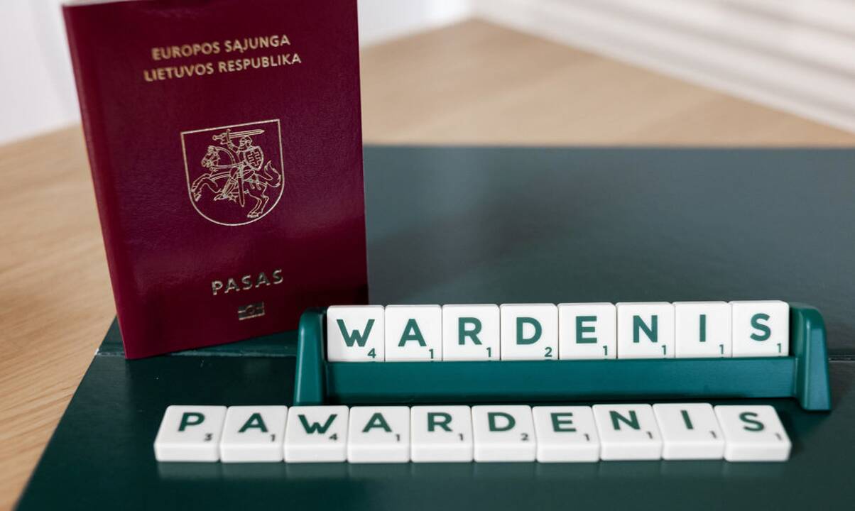 Seimo Žmogaus teisių komitetas ėmėsi nagrinėti moterų pavardžių rašybą