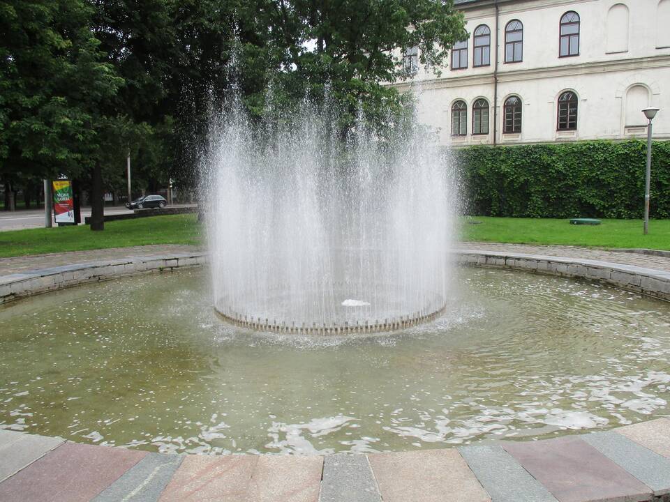Fontanas Steigiamojo Seimo aikštėje