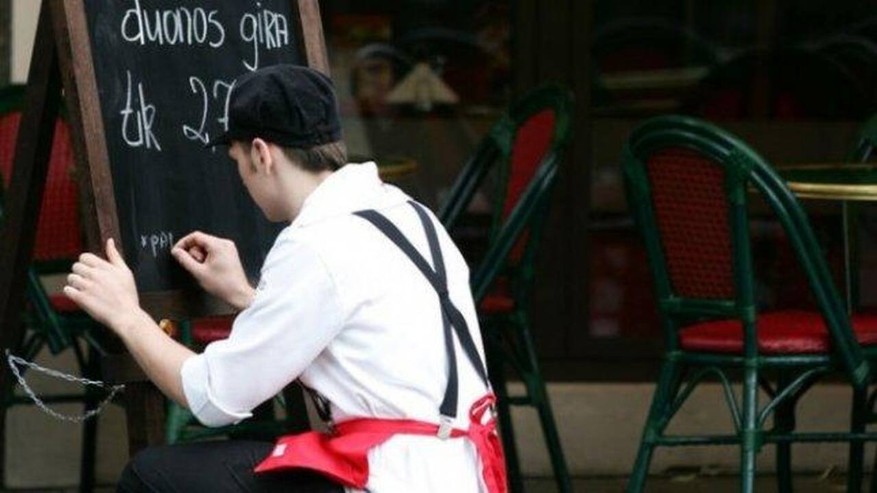 Studentams sugrįžus į universitetus, nebėra kam dirbti kavinėse