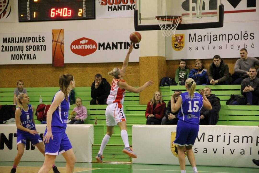 Marijampolietės parklupdė LMKL čempionate be pralaimėjimų žengusią "Uteną"