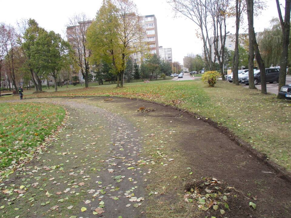 Tvarkomas apleistas stadiono bėgimo takas
