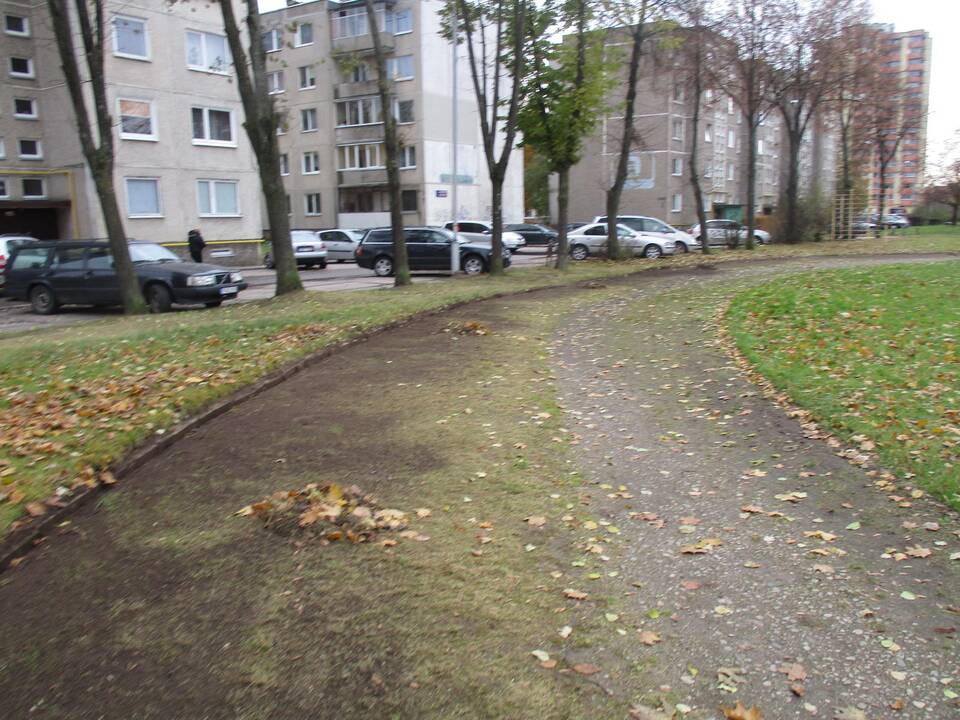 Tvarkomas apleistas stadiono bėgimo takas