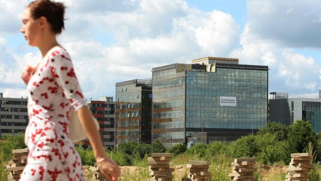 Tyrimas: moterys paskolas būstui ima rečiau, nes jų pajamos yra mažesnės