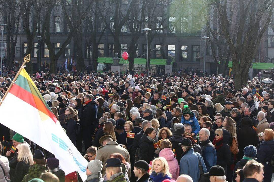 Iškilmingas šventinės dienos minėjimas Vienybės aikštėje