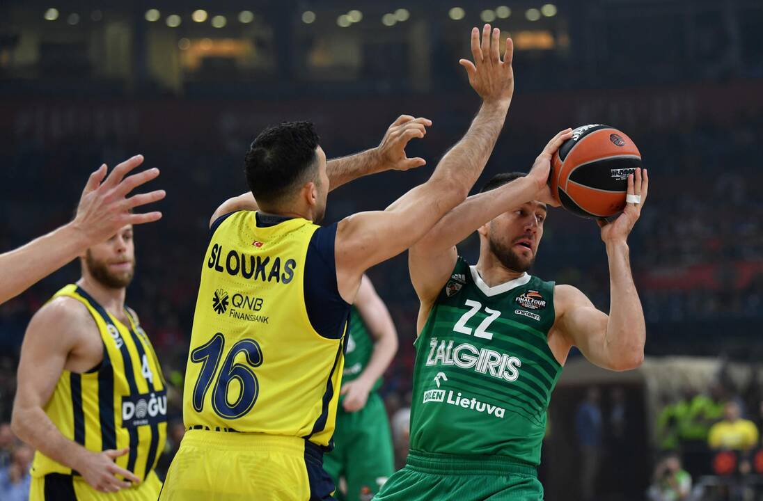 Eurolygos pusfinalis: „Žalgiris“ -  „Fenerbahce“ 67:76