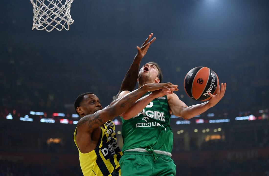 Eurolygos pusfinalis: „Žalgiris“ -  „Fenerbahce“ 67:76