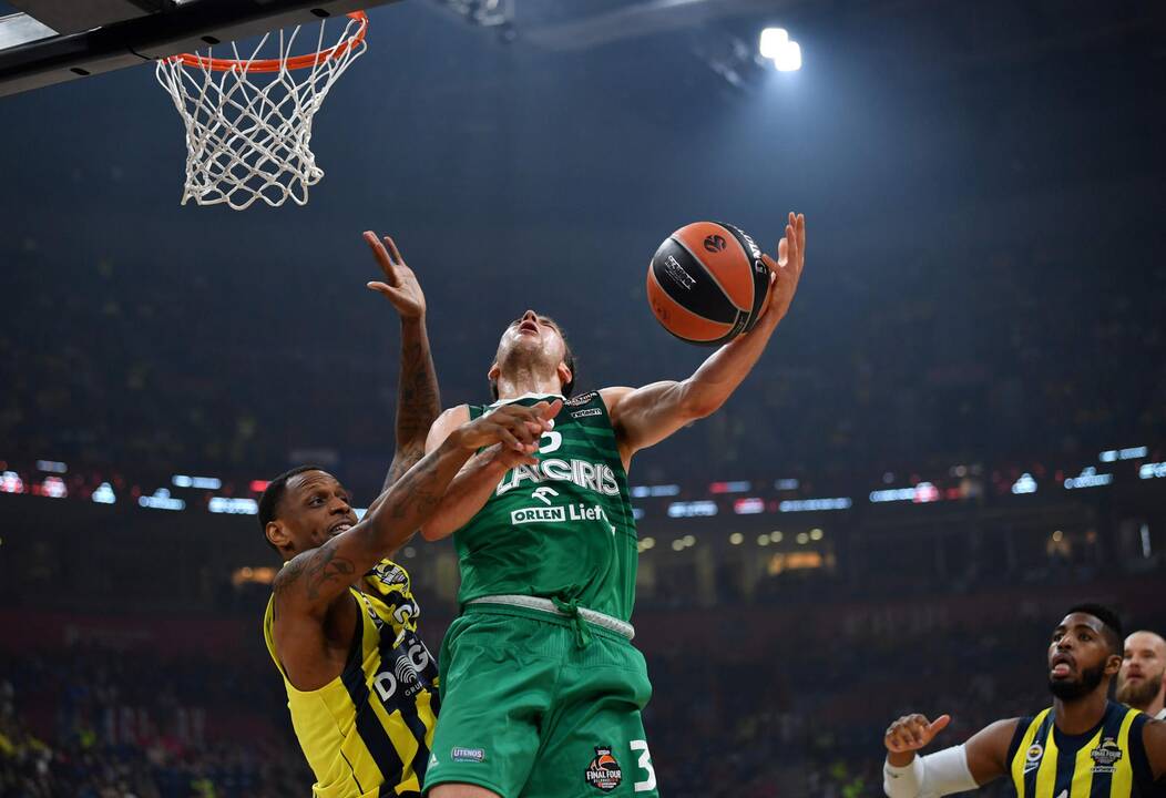 Eurolygos pusfinalis: „Žalgiris“ -  „Fenerbahce“ 67:76