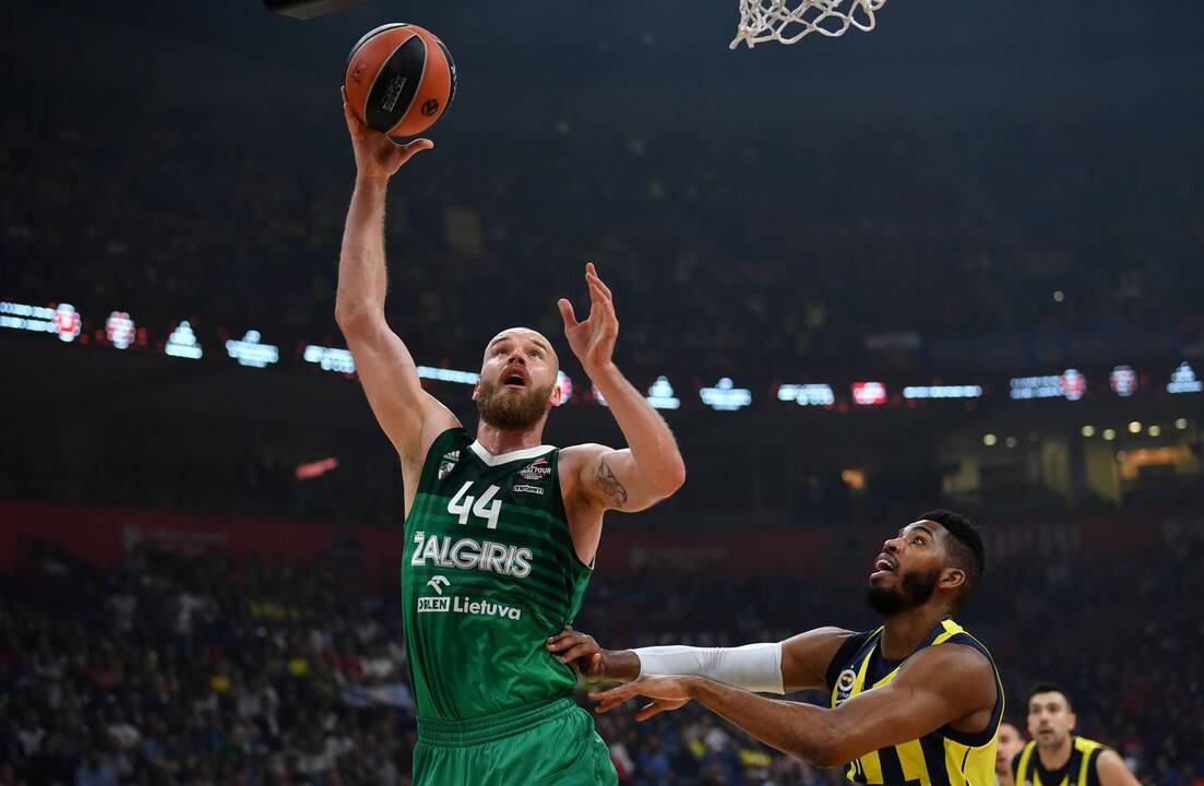 Eurolygos pusfinalis: „Žalgiris“ -  „Fenerbahce“ 67:76
