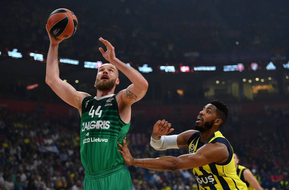 Eurolygos pusfinalis: „Žalgiris“ -  „Fenerbahce“ 67:76