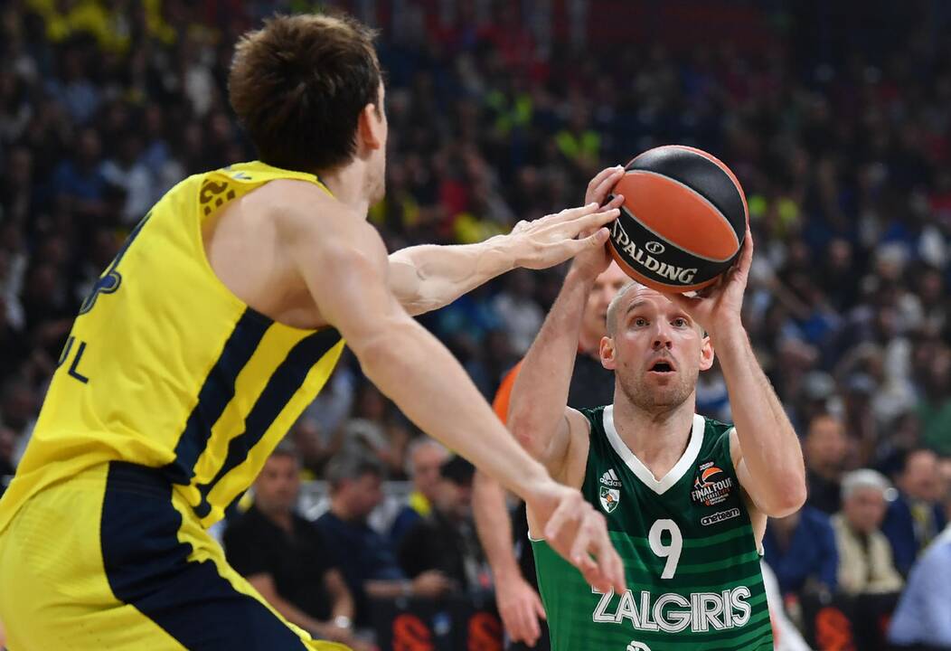 Eurolygos pusfinalis: „Žalgiris“ -  „Fenerbahce“ 67:76