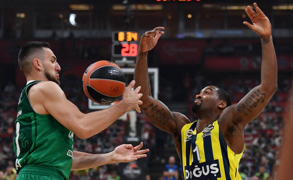 Eurolygos pusfinalis: „Žalgiris“ -  „Fenerbahce“ 67:76
