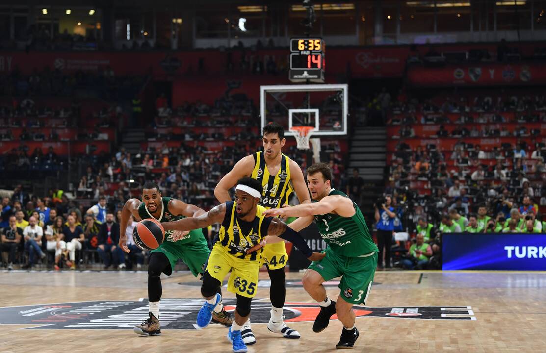 Eurolygos pusfinalis: „Žalgiris“ -  „Fenerbahce“ 67:76