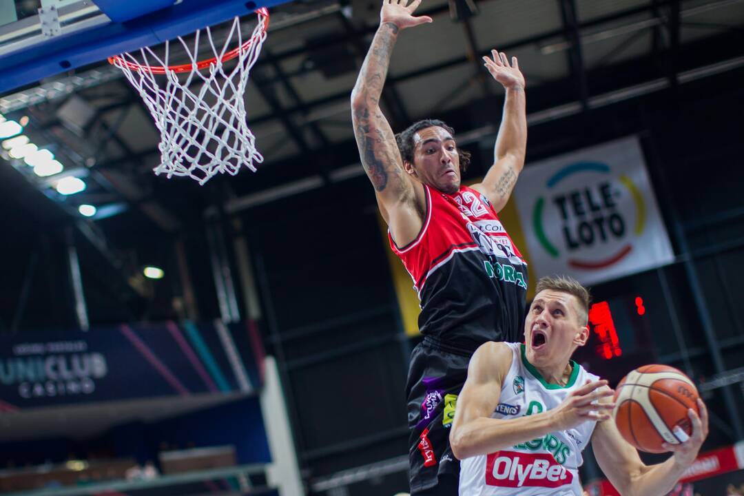 „Žalgiris“ įveikė „Lietuvos rytą“ 74:66