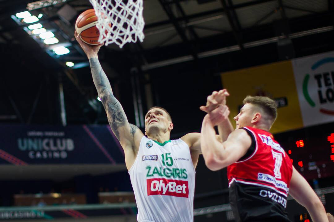 „Žalgiris“ įveikė „Lietuvos rytą“ 74:66