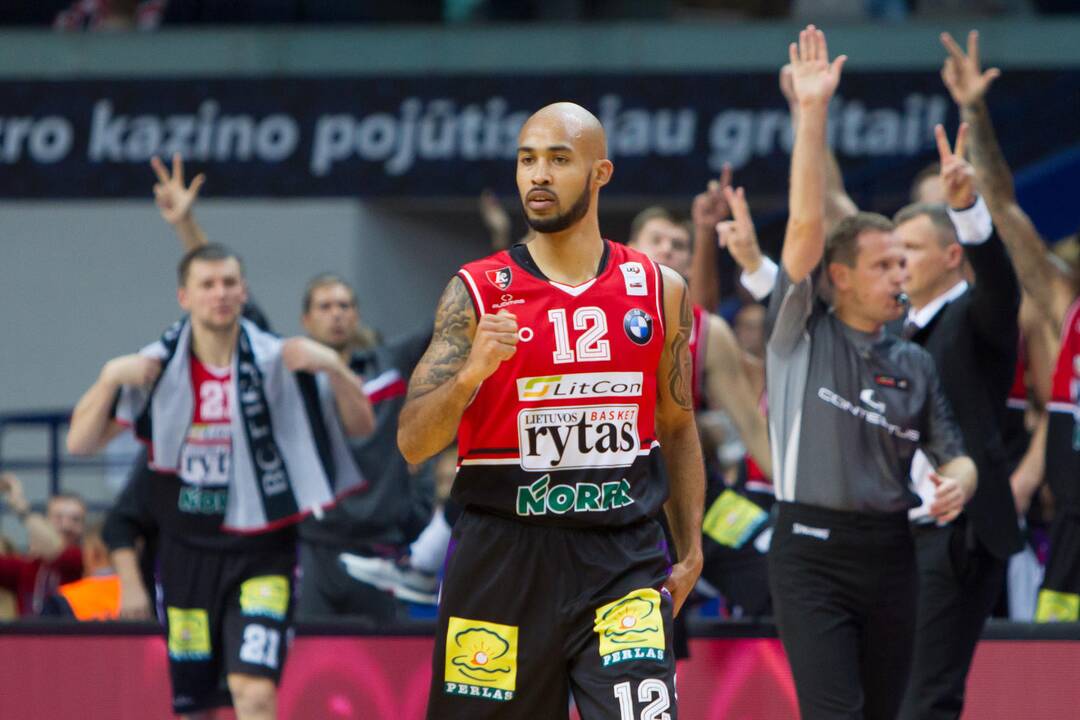 „Žalgiris“ įveikė „Lietuvos rytą“ 74:66