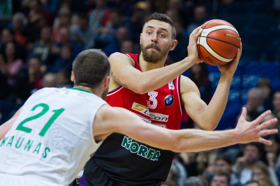 „Žalgiris“ įveikė „Lietuvos rytą“ 74:66