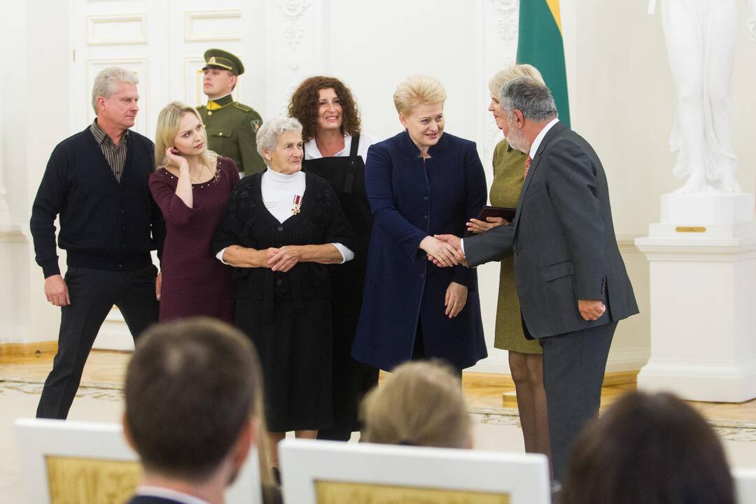 Prezidentė apdovanojo žydų gelbėtojus