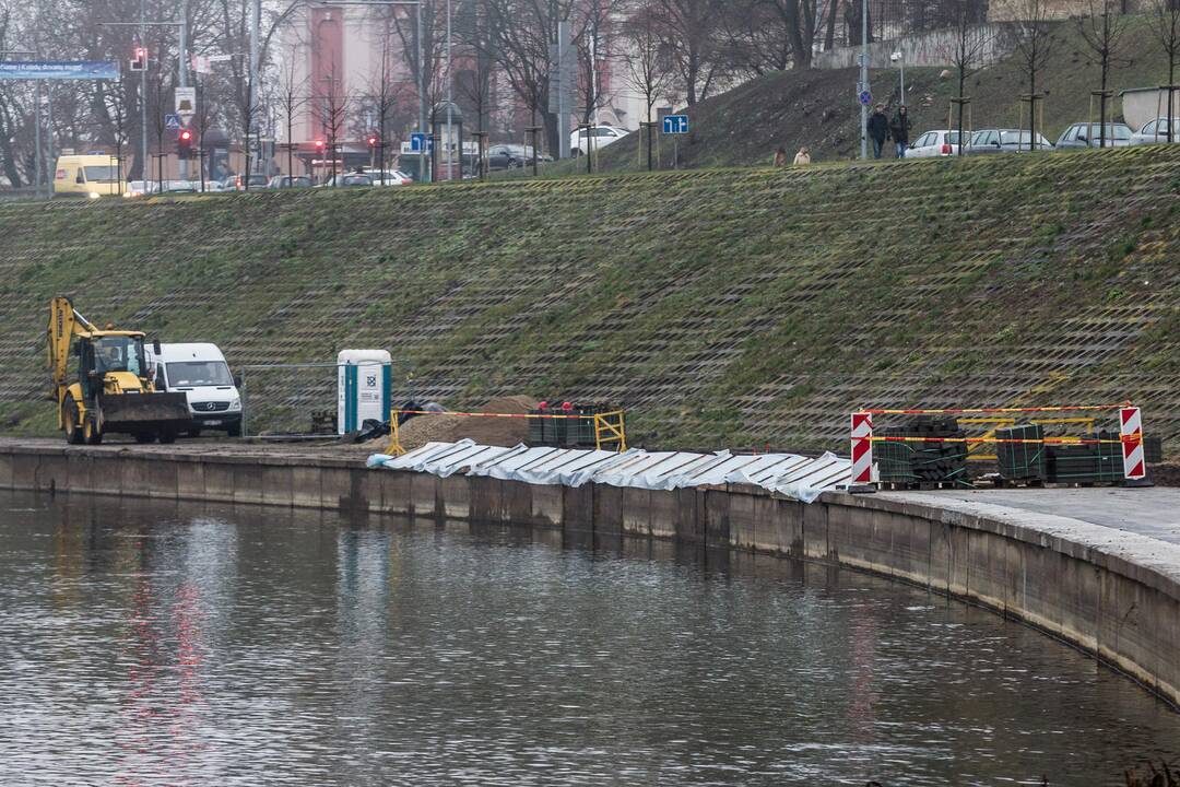 Suremontuoti pirmieji 500 metrų Neries krantinės