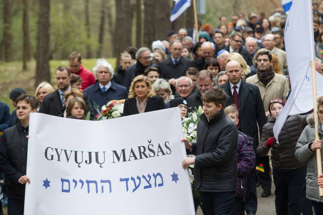 Panerių memoriale vyko Gyvųjų maršo procesija