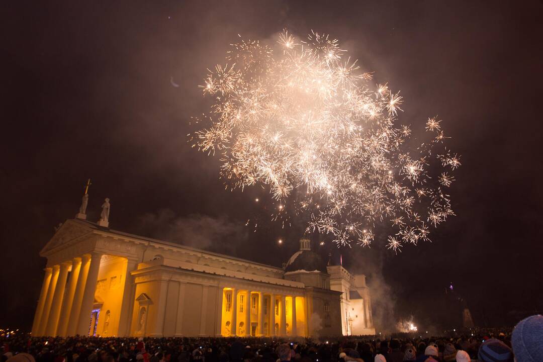 Vilniečiai švenčia 2016-ųjų metų sutiktuves