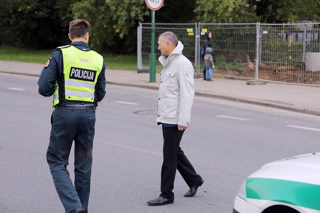 Dviratininkas nukentėjo perėjoje