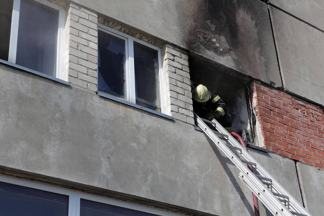 Užsidegė gamybinės patalpos Svajonių gatvėje