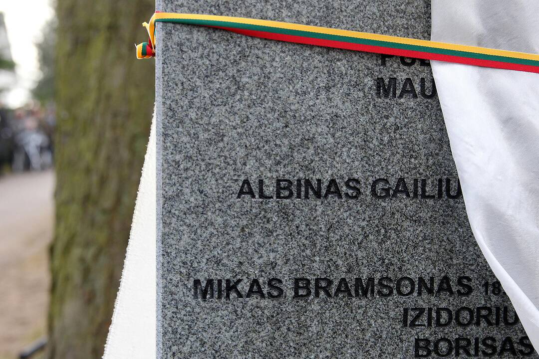 Memorialo žuvusiems karininkams atidengimas